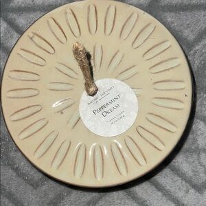 Essentials Peppermint Dream Cream Candle